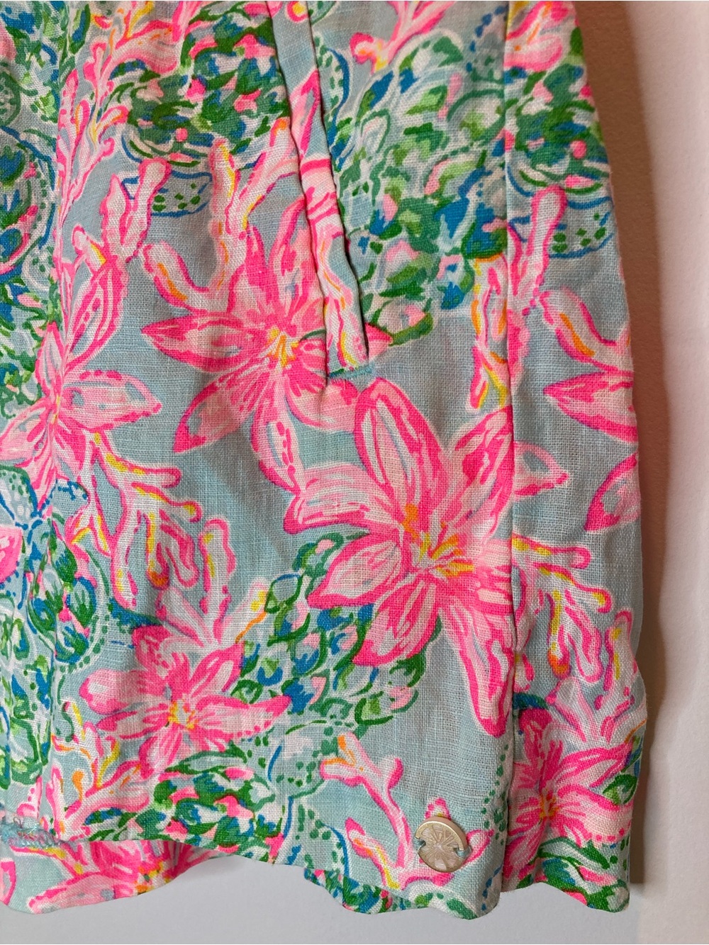 Lilly Pulitzer Pink & Green Floral Pull-On Shorts with turtle print XS - Picture 4 of 5